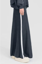 Load image into Gallery viewer, TAYLOR COMPLACENT SKIRT SMOKE/IVORY
