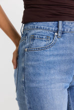 Load image into Gallery viewer, IVY + JACK CATALINA 90S BLUE KICK FLARE CROP JEAN

