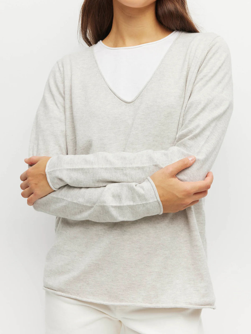 JHL BY JULIETTE HOGAN V-NECK LONG SLEEVE GREY MARLE
