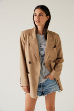 Load image into Gallery viewer, TUESDAY DOVE BLAZER SAND BEIGE
