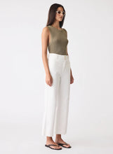 Load image into Gallery viewer, COMING THIS WEEK | ESMAEE CAPILLA DENIM JEANS

