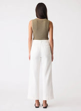 Load image into Gallery viewer, COMING THIS WEEK | ESMAEE CAPILLA DENIM JEANS
