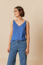Load image into Gallery viewer, INDI &amp; COLD FRIDA TOP AZUL KLEIN

