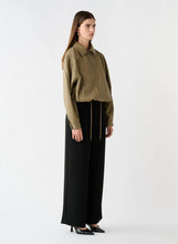 Load image into Gallery viewer, ESMAEE EXPRESSION BUBBLE JACKET KHAKI
