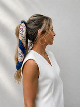 Load image into Gallery viewer, DARK HAMPTON THE ELLIOT PETITE SILK SCARF
