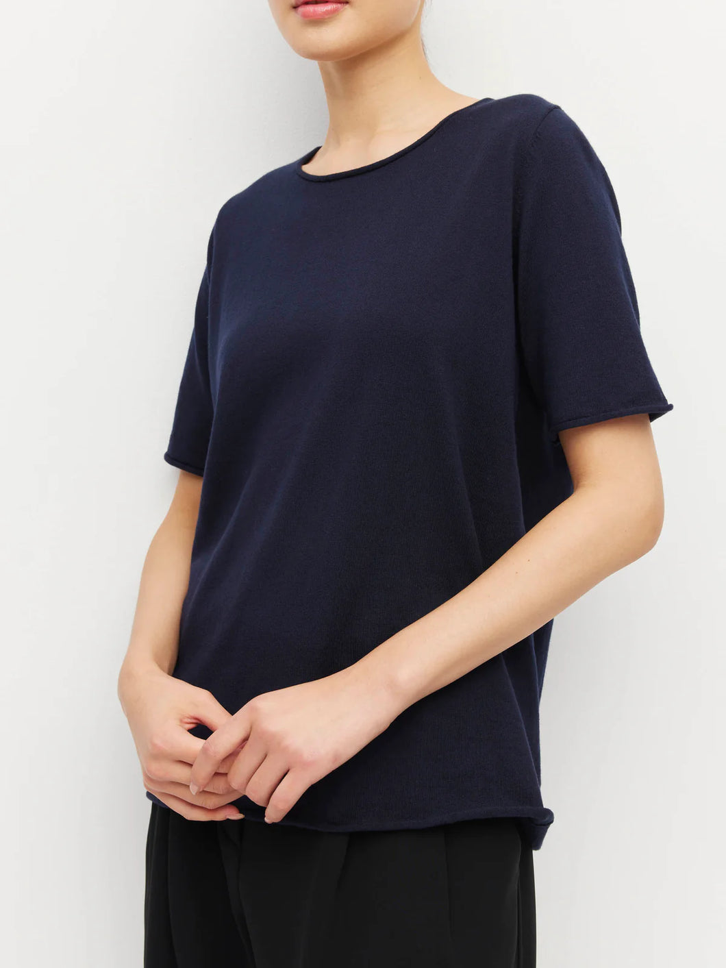 JHL BY JULIETTE HOGAN CREW CASHMERE TEE NAVY