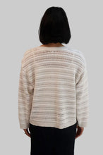 Load image into Gallery viewer, TATANO TRELLIS V NECK SAND/WHITE
