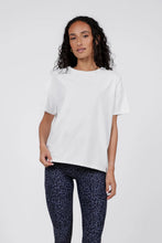 Load image into Gallery viewer, MARLOW FORME ACTIVE SHORT SLEEVE TEE WHITE
