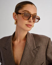 Load image into Gallery viewer, LUV LOU THE BANKS CARAMEL TORT
