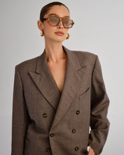 Load image into Gallery viewer, LUV LOU THE BANKS CARAMEL TORT
