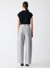Load image into Gallery viewer, ESMAEE CONCORD DENIM JEANS
