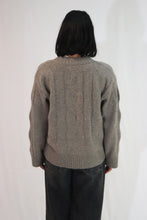 Load image into Gallery viewer, TATANO LIULIU V NECK
