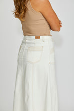 Load image into Gallery viewer, NEW LONDON KENLEY SKIRT
