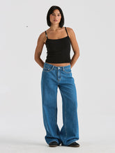 Load image into Gallery viewer, LEE LOW SLOUCH JEAN BLUE QUARTER
