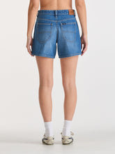 Load image into Gallery viewer, LEE MID STRAIGHT SHORT BLUE LETTER
