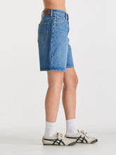Load image into Gallery viewer, LEE MID BAGGY SHORT SEROTONIN SHORT
