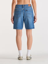 Load image into Gallery viewer, LEE MID BAGGY SHORT SEROTONIN SHORT

