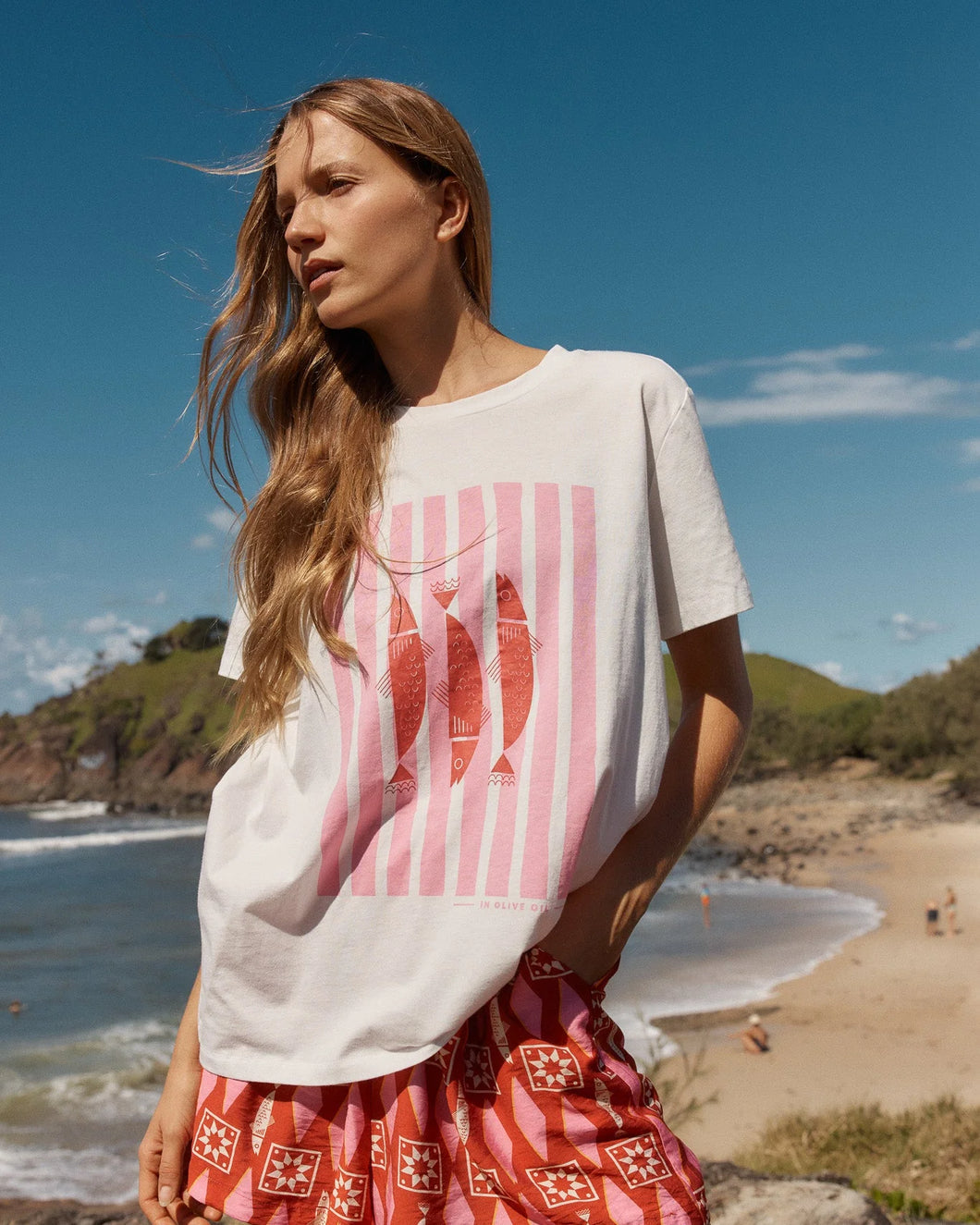 BETTY BASICS ELLIA CREW TEE SARDINIA PRINT