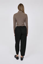 Load image into Gallery viewer, MARLOW LINGE TAPERED PANT BLACK
