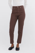 Load image into Gallery viewer, MARLE STRAIGHT LEG JEAN WASHED PLUM
