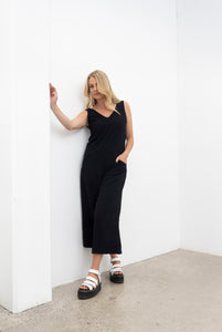 NES LOUNGE JUMPSUIT BLACK