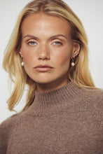Load image into Gallery viewer, MARLOW CASHMERE FUNNEL NECK HAZELNUT
