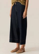 Load image into Gallery viewer, POL CARSEN CROP PANT DARK WASH
