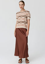 Load image into Gallery viewer, POL LIANA TEE TEXTURED STRIPE PEBBLE/PINK/TOFFEE
