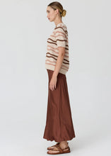 Load image into Gallery viewer, POL LIANA TEE TEXTURED STRIPE PEBBLE/PINK/TOFFEE
