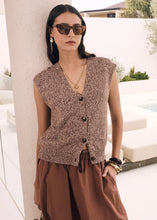 Load image into Gallery viewer, POL RYE KNIT VEST TOFFEE
