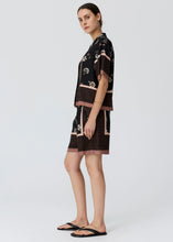 Load image into Gallery viewer, POL TRELLIS SHORT SCARF PRINT
