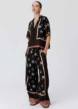 Load image into Gallery viewer, POL TRELLIS PANT SCARF PRINT
