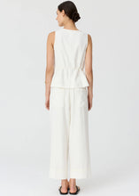Load image into Gallery viewer, POL ANISE CROP PANT CHALK
