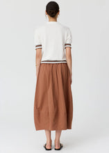 Load image into Gallery viewer, POL ALMA BUBBLE SKIRT TOFFEE
