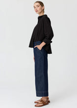 Load image into Gallery viewer, POL ANISE CROP PANT DENIM
