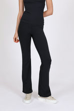 Load image into Gallery viewer, MARLOW PULSE FLARE BLACK
