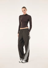 Load image into Gallery viewer, P.E NATION RADIUS PANT COFFEE/WHISPER WHITE
