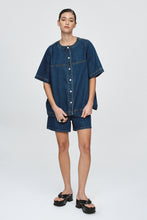 Load image into Gallery viewer, MARLE SHORT SLEEVE SEAM SHIRT CLASSIC BLUE
