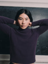 Load image into Gallery viewer, STANDARD ISSUE OKEWA CROP FUNNEL NECK VIOLET
