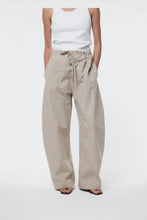 Load image into Gallery viewer, GREGORY MEYER PANT DUNE

