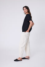Load image into Gallery viewer, MARLOW SABLE LINEN TOP BLACK
