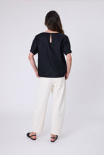 Load image into Gallery viewer, MARLOW SABLE LINEN TOP BLACK
