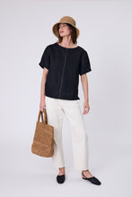 Load image into Gallery viewer, MARLOW SABLE LINEN TOP BLACK
