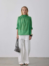 Load image into Gallery viewer, GREGORY PEDDLE TOP KELLY GREEN
