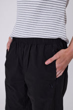Load image into Gallery viewer, MARLOW SILO BARREL PANT BLACK

