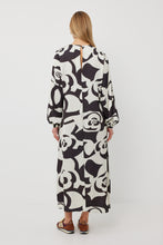 Load image into Gallery viewer, TUESDAY MAGGIE DRESS MONO FLOWER
