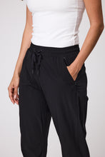 Load image into Gallery viewer, MARLOW TRAVEL PANT BLACK
