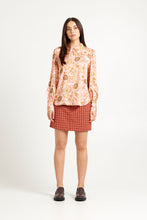 Load image into Gallery viewer, TUESDAY CASINO TOP PINK MEDALLION
