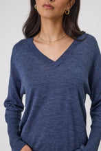 Load image into Gallery viewer, MARLOW ALTO MERINO V NECK SPACE

