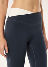 Load image into Gallery viewer, P.E NATION FLARE LEGGINGS MARINE BLUE
